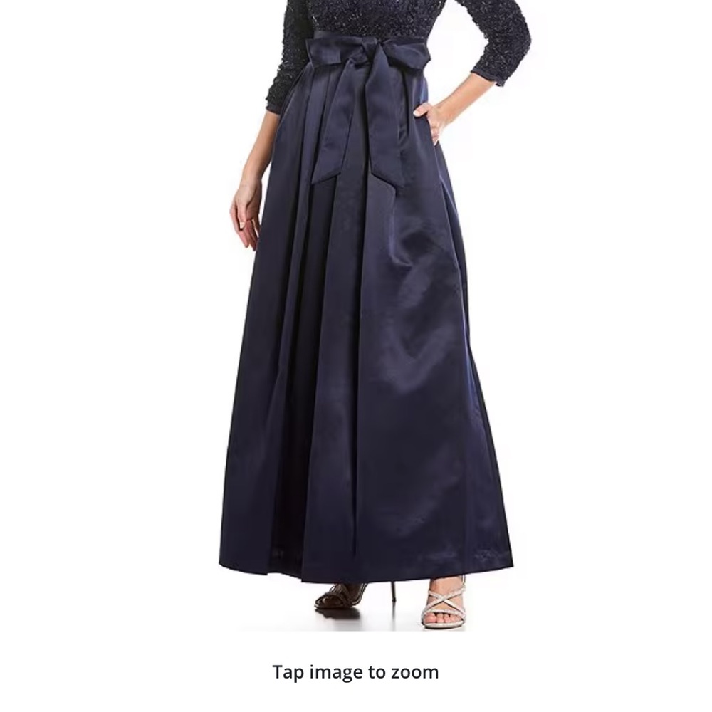 Jessica Howard Blue Maxi Skirt with Pleated A-Line Design